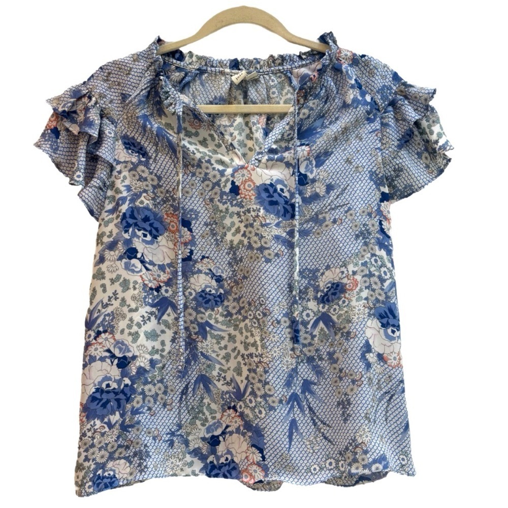 Joie Ruffle Short Sleeve patterned blouse in blue, size small 🌸 - Picture 2 of 8